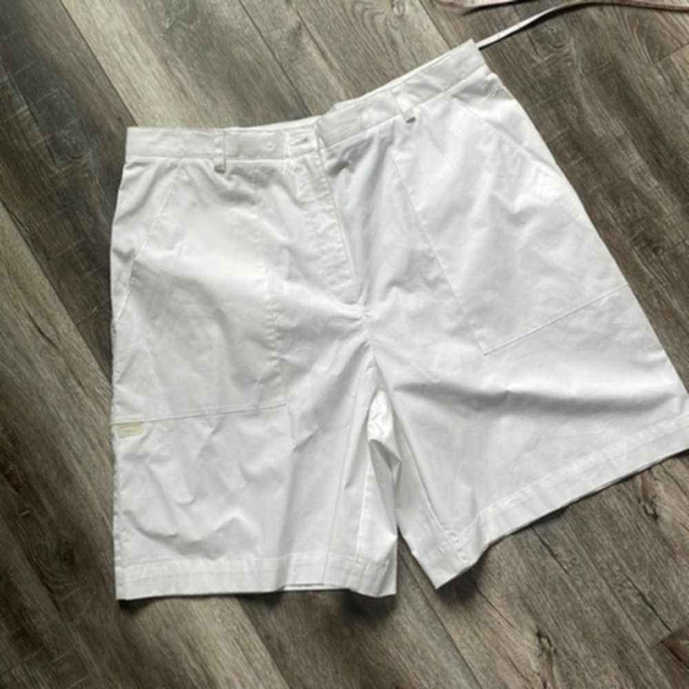 Liz Claiborne shorts Liz Golf shorts by Liz Claiborne size 16 white